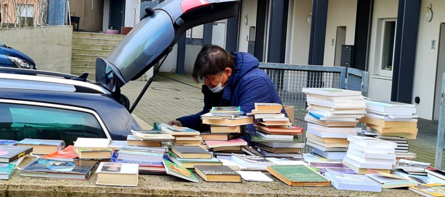 Književnik Faiz Softić uvakufio 200 knjiga u biblioteku Instituta IREDI